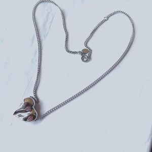 AVON VINTAGE PUFFY HEART POLISHED SILVER TONE PENDANT NECKLACE